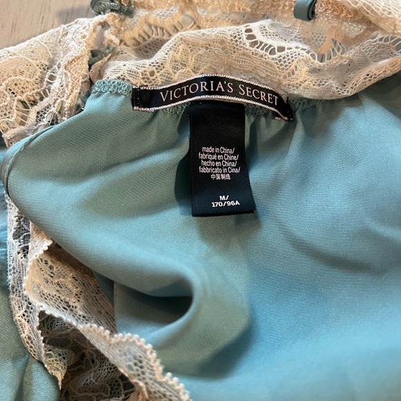 Silk Sleep Set - Picture 4 of 4